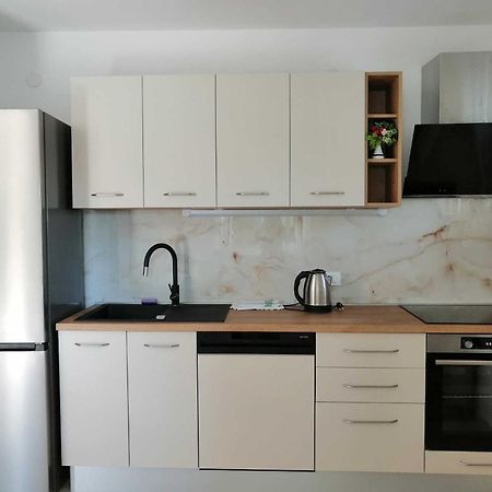 Apartments And Rooms Porto Ražanj Zewnętrze zdjęcie