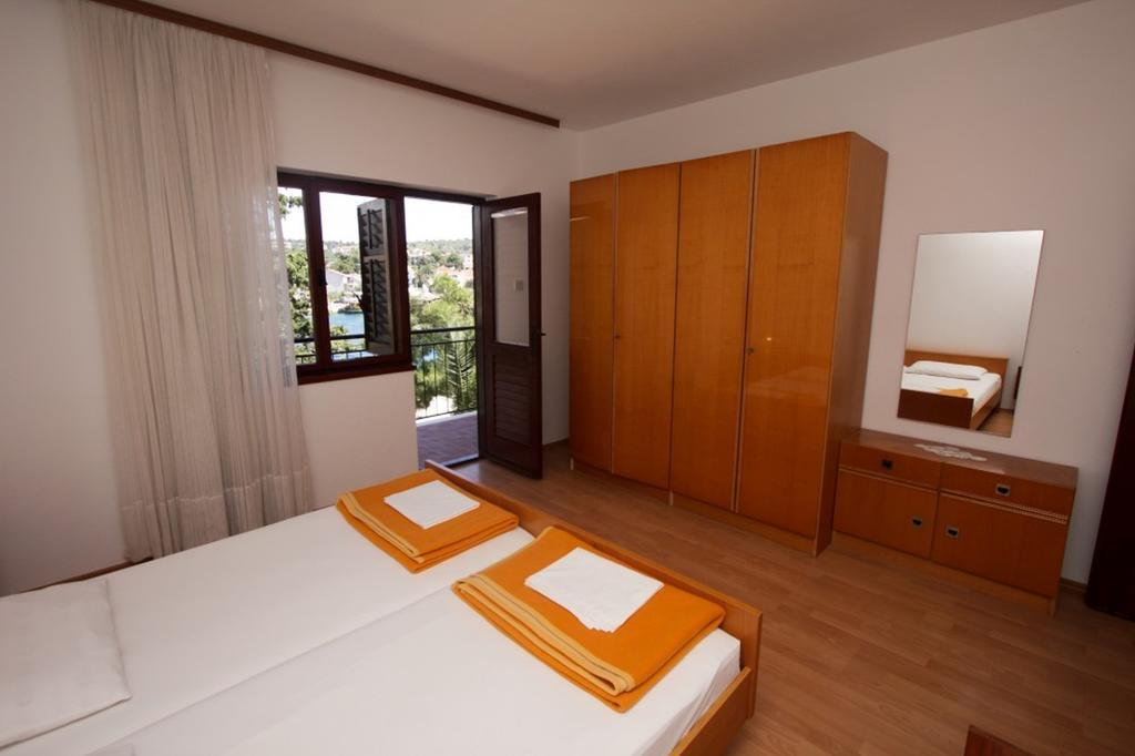 Apartments And Rooms Porto Ražanj Pokój zdjęcie