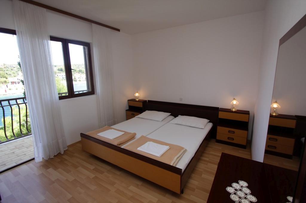 Apartments And Rooms Porto Ražanj Pokój zdjęcie
